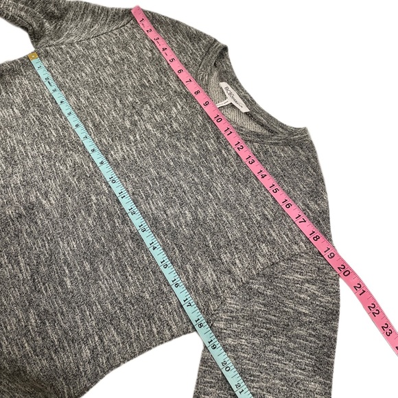 BCBGENERATION Heather Gray & White Mixed Media Long Sleeve Ruffle Cuff Blouse - Picture 9 of 12